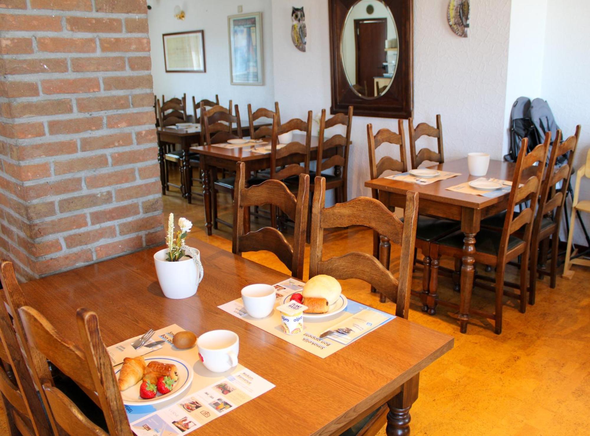 Hotel Uilenspiegel นิวว์ปอร์ท ภายนอก รูปภาพ