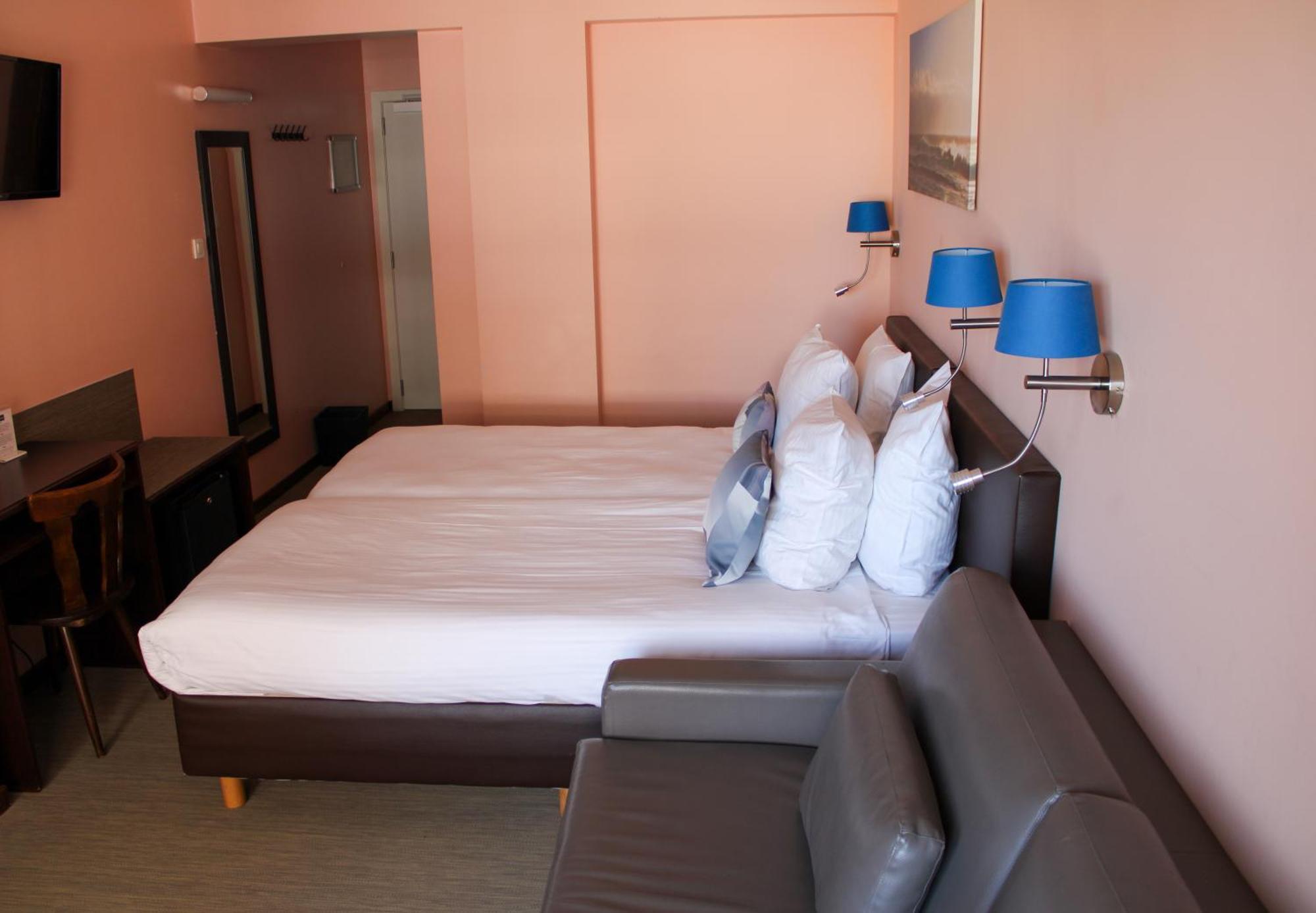 Hotel Uilenspiegel นิวว์ปอร์ท ภายนอก รูปภาพ