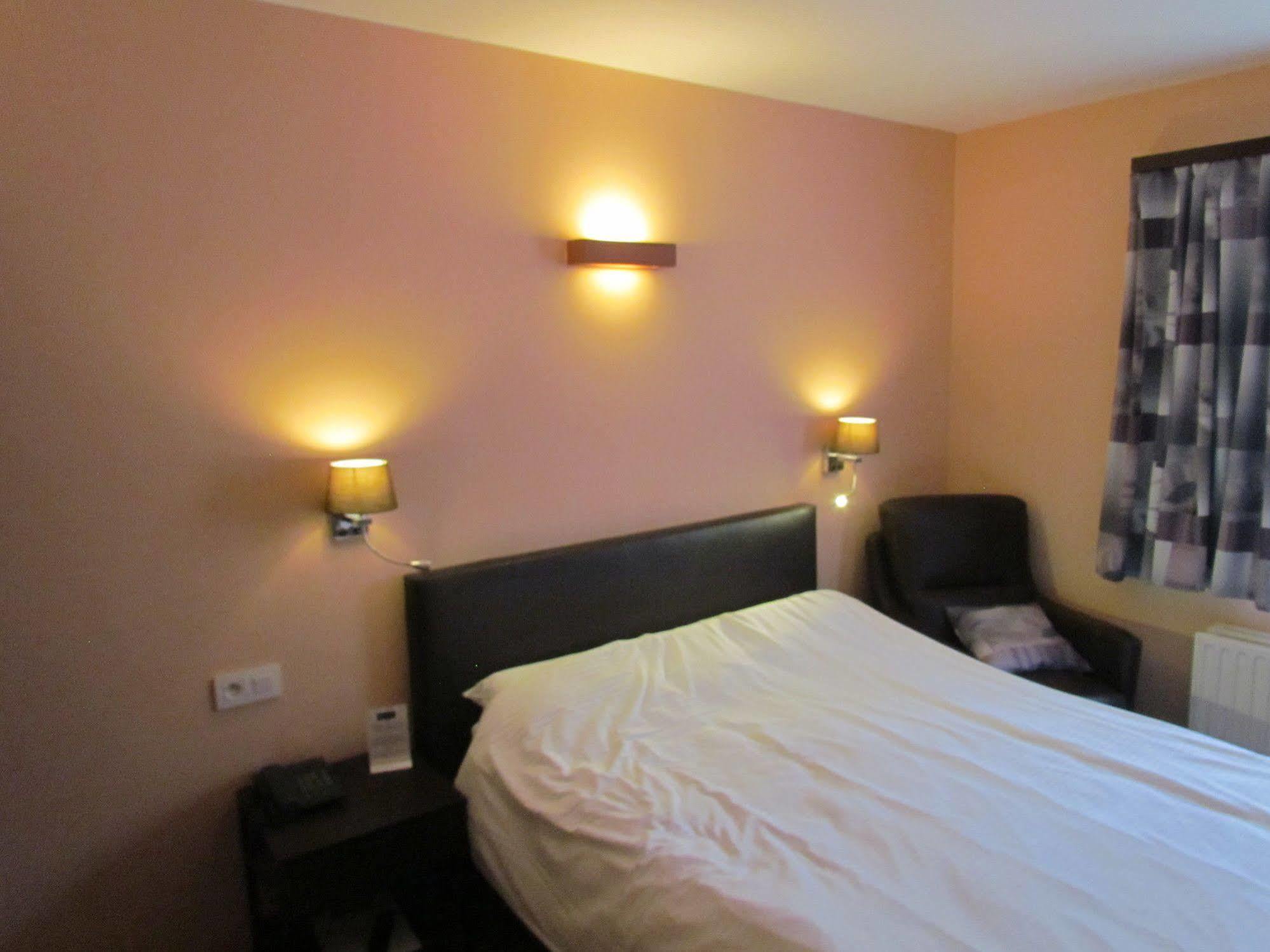 Hotel Uilenspiegel นิวว์ปอร์ท ภายนอก รูปภาพ